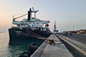 پهلوگیری «کارینا» با بار گندم وارداتی در بندر چابهار