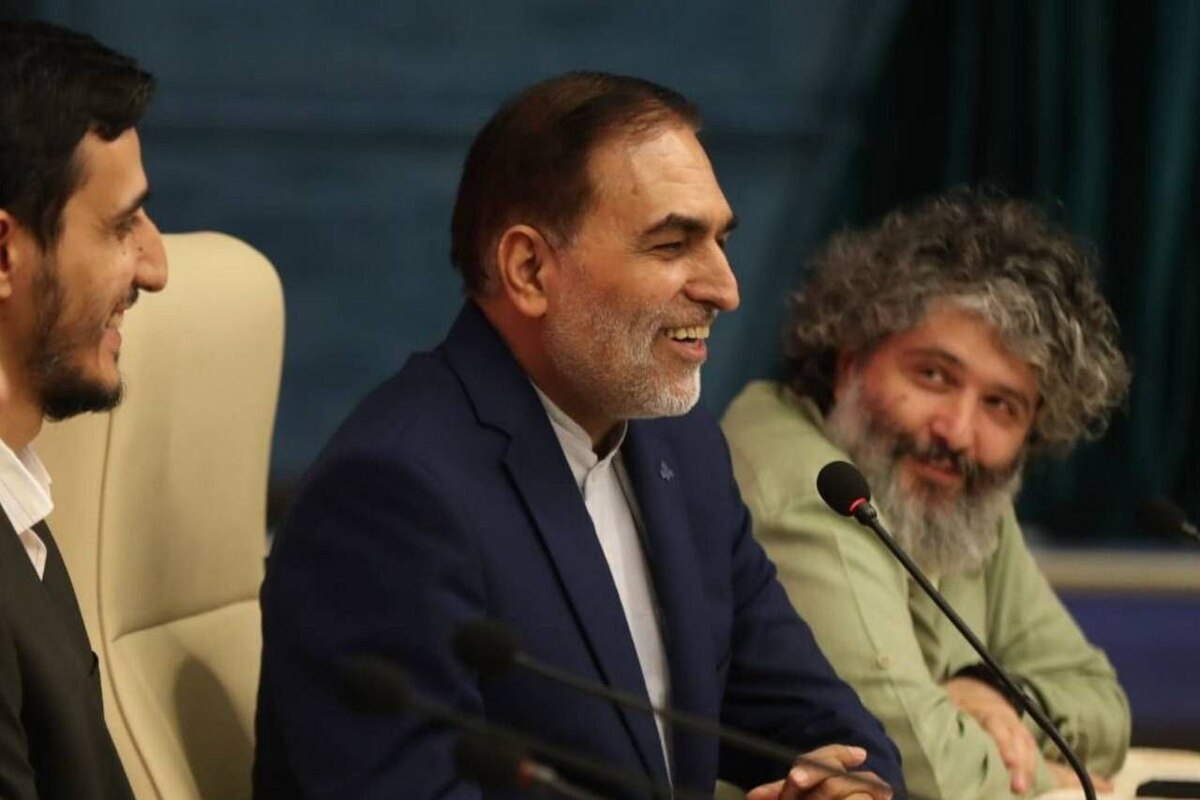 معاون سیاسی رسانه ملی با بیان اینکه رویداد ملی ایران جان از دو منظر قابل بحث است، گفت: نخست، سند تحول رسانه ملی است که هویت‌محوری و عدالت‌گستری و پیشرفت را مدنظر دارد و به‌نظر می‌رسد که استان‌ها بهترین محل برای تبلور این اهداف هستند و «ایران جان» به تحقق این فصول سند کمک خواهد کرد.