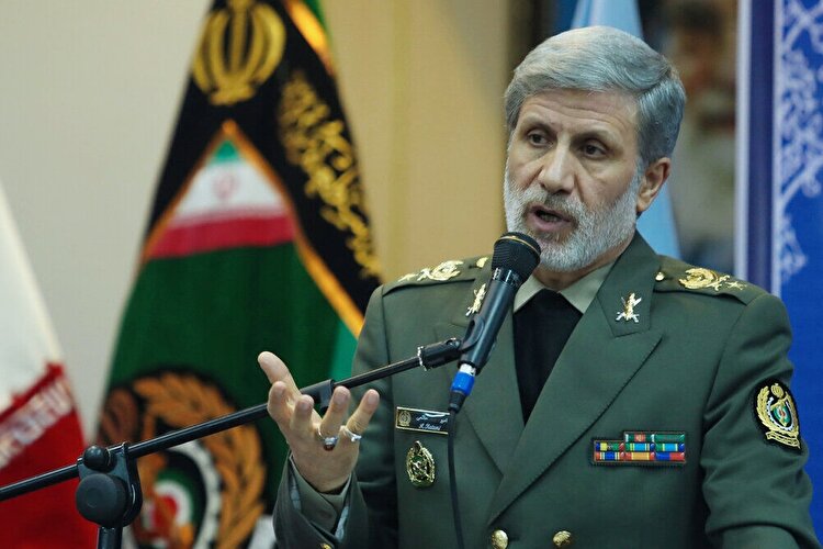 فرمانده کل ارتش: تا آخرین نفس از تمامیت ارضی ایران محافظت می‌کنیم