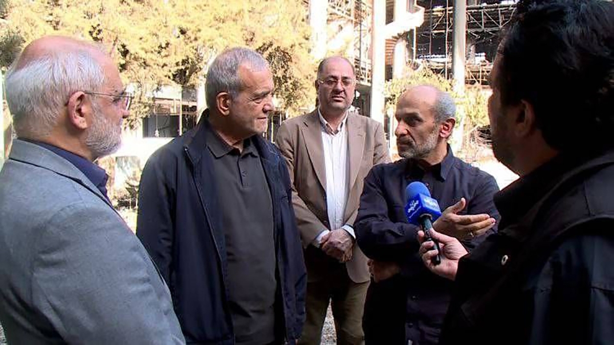 دکتر پزشکیان با حضور در سازمان صداوسیما از محل جنایت رژیم صهیونیستی بازدید کرد