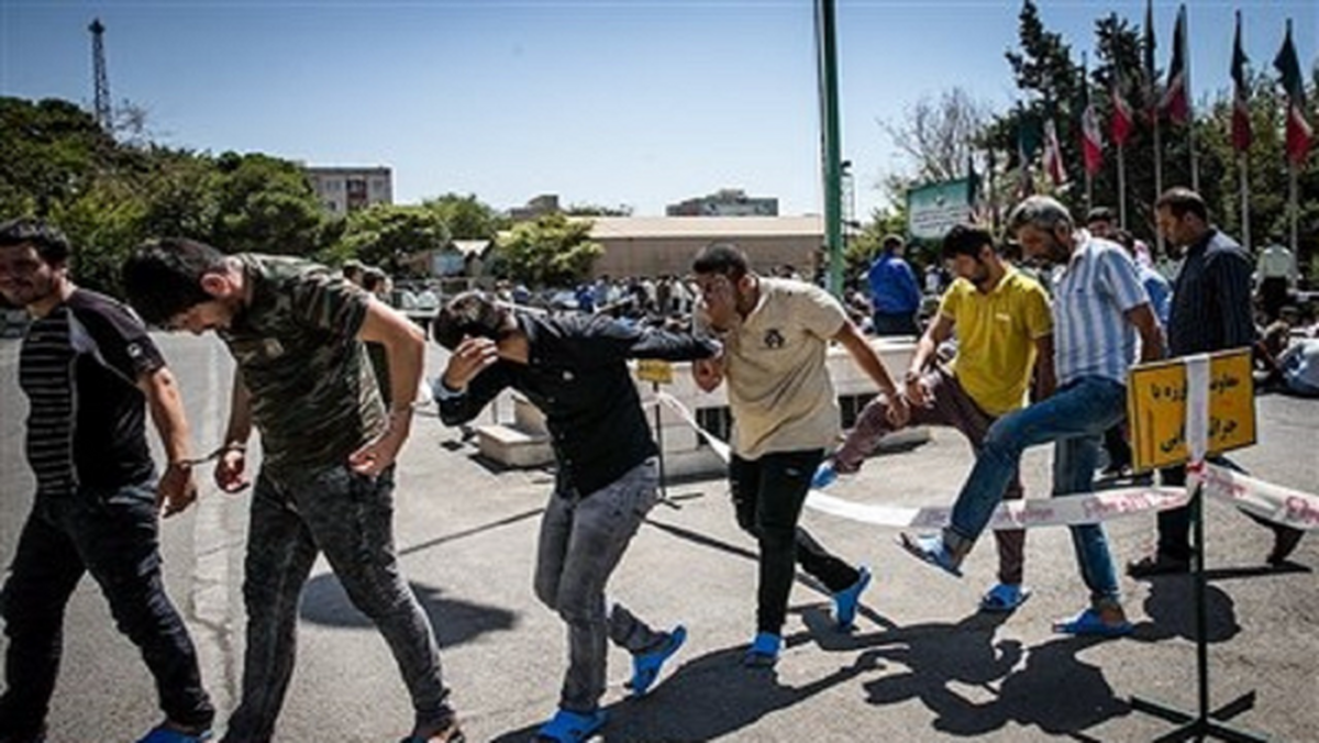 امیر مختاری، فرمانده انتظامی شهرستان قم از دستگیری ۱۶۹ خرده‌فروش مواد مخدر و معتاد متجاهر در راستای اجرای طرح‌های امنیت محله در حوزه کلانتری ۱۴ ولیعصر خبر داد.