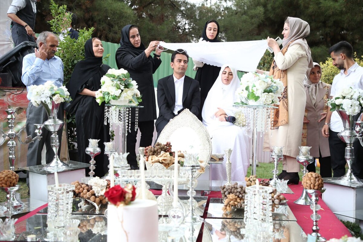 ازدواج روی آنتن زنده