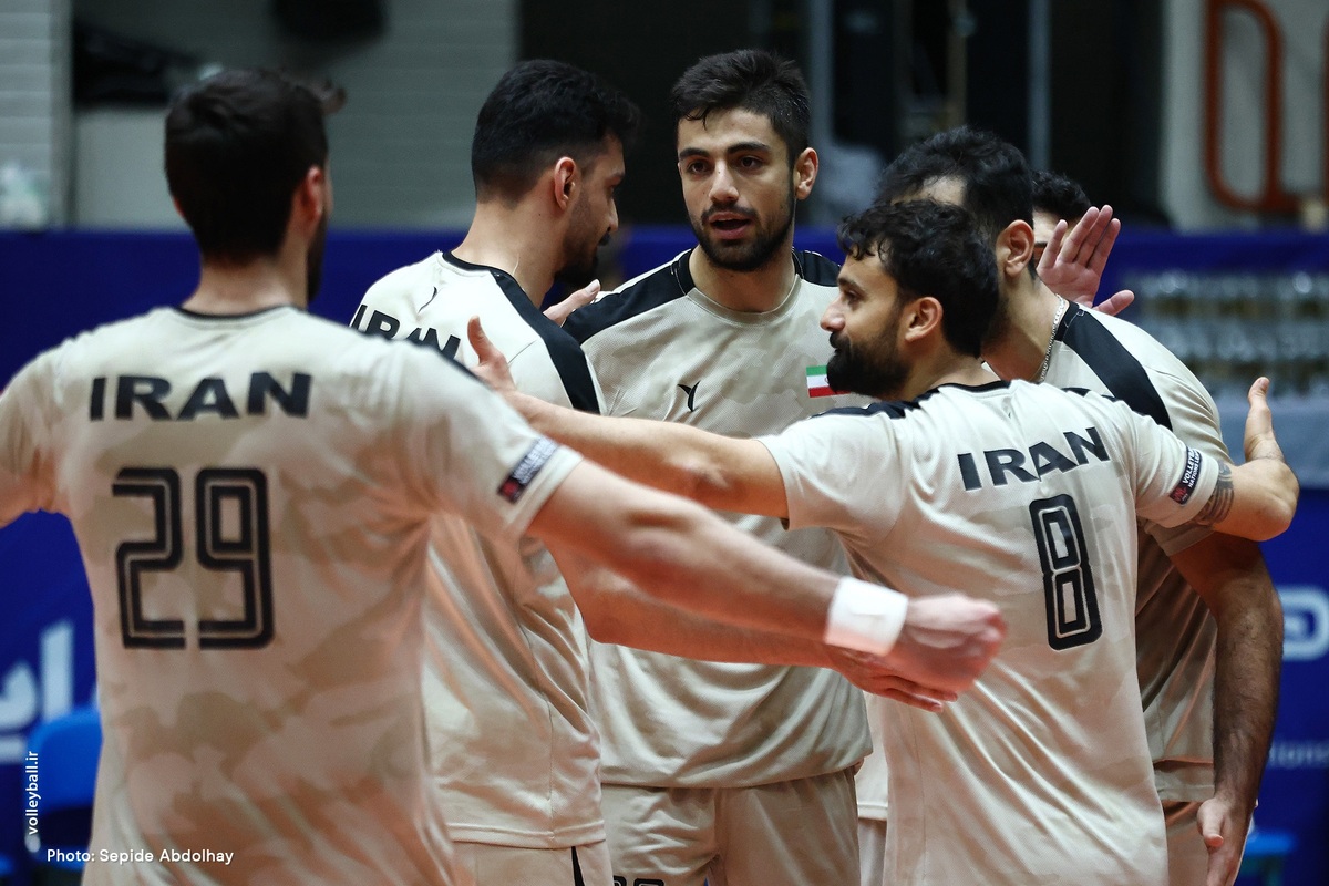 تیم ملی والیبال ایران امروز (جمعه دهم خرداد) در نخستین دیدار تدارکاتی و دوستانه به مصاف ایتالیا رفت و سه بر دو این تیم را شکست داد.