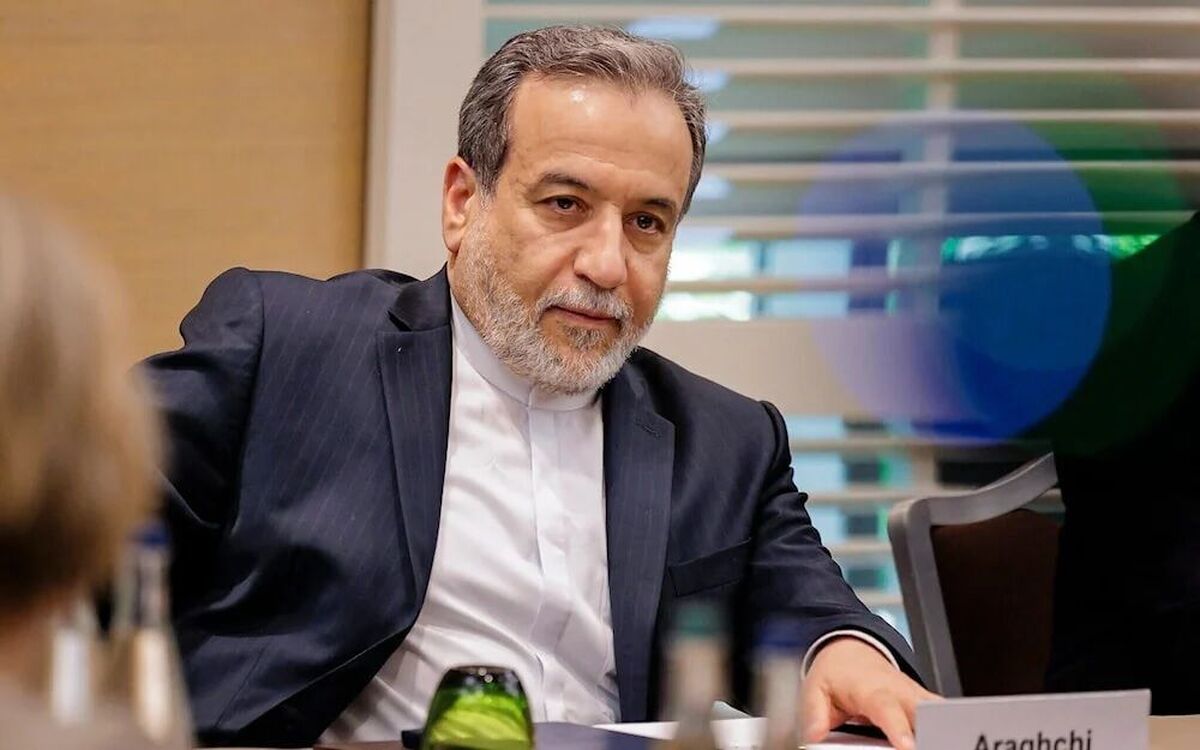 وزیر امور خارجه نوشت: بر اساس منشور سازمان ملل متحد و مفاد آن که اجازه پاسخ مشروع در چارچوب دفاع از خود را می‌دهد، ایران تمامی گزینه‌ها را برای دفاع از حاکمیت، منافع و مردم خود محفوظ می‌دارد.