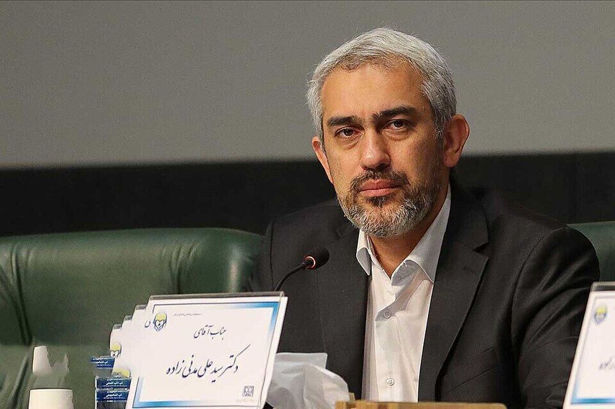 وزیر امور اقتصادی و دارایی از افزایش ۵۳ درصدی واردات کالا‌های اساسی در هفته گذشته خبر داد و گفت: تلاش شبانه‌روزی گمرک منجر به ترخیص ۹۸۰ هزار تن کالا شد.