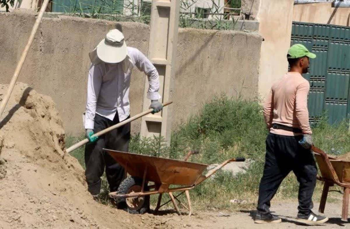 مسئول بسیج سازندگی استان البرز با تاکید بر آمادگی حداکثری جهادگران بسیجی جهت خدمات رسانی به هموطنان، گفت: همزمان با جنگ تحمیلی دشمن صهیونیستی؛ تیم‌های واکنش سریع جهادی جهت مدیریت شایسته بحران‌ها در البرز تشکیل شد.