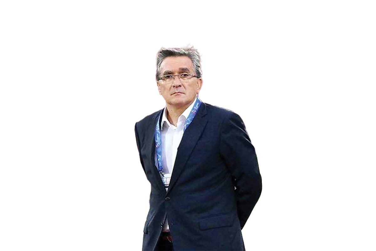از بد بودن وضعیت پرسپولیس همین بس که فرشاد پیوس بدون حتی یک روز سابقه سرمربیگری در لیگ برتر خودش را به‌عنوان جانشین کارتال پیشنهاد می دهد و افرادی مثل محرمی و کرمانی‌مقدم و البته پنجعلی را به‌عنوان کادر خودش معرفی می‌کند اما در شرایطی که این تیم در حال از دست دادن زمان است، گزینه‌هایی برای تیم ردیف شده‌اند که برخی از آنها مقبول و برخی دیگر به‌شدت نامحبوب و عجیب هستند.