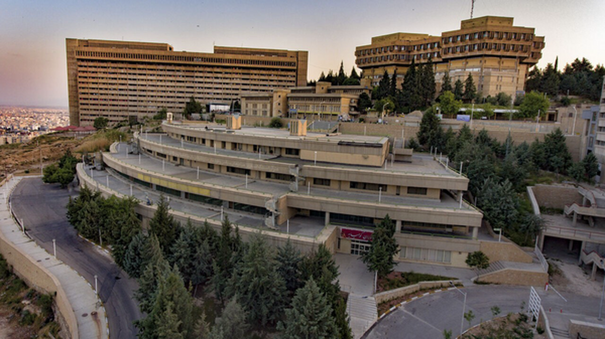 براساس رتبه‌بندی جهانی کیو. اس ۲۰۲۶، دانشگاه شیراز سومین دانشگاه جامع برتر ایران شناخته شد.