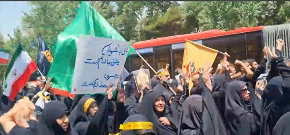 ببینید | حرکت دسته عزاداران مسجد دانشگاه تهران به سمت خیابان فلسطین برای تجدید پیمان با رهبر معظم انقلاب