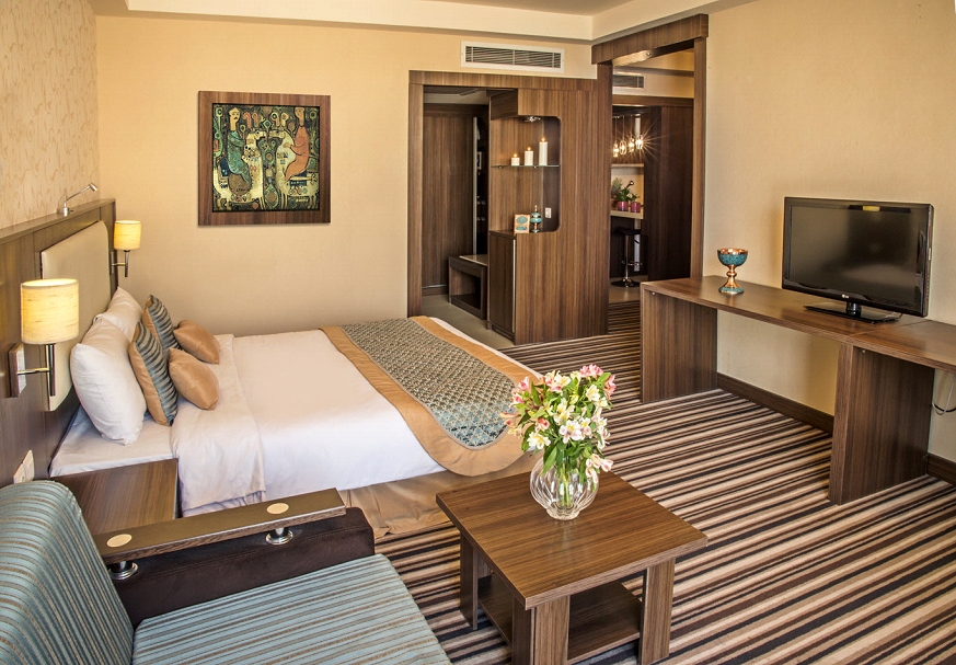 هتل انقلاب تهران؛ سکونت در نزدیکی پارک هنرمندان و موزههای تاریخی هتل انقلاب تهران؛ سکونت در نزدیکی پارک هنرمندان و موزههای تاریخی