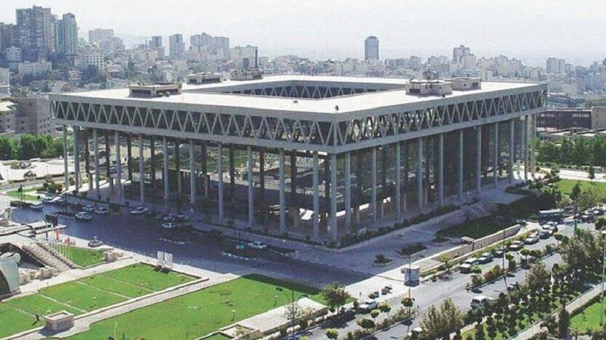 ببینید | پشت صحنه ای از قلب ساختمان شیشه ای