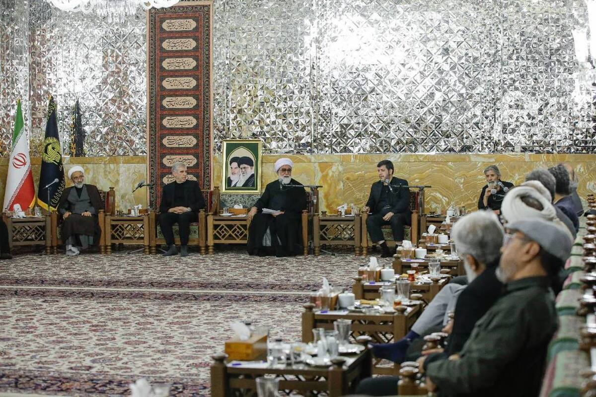 اگر اهالی قلم ننویسند، دشمن تحریف می‌کند
