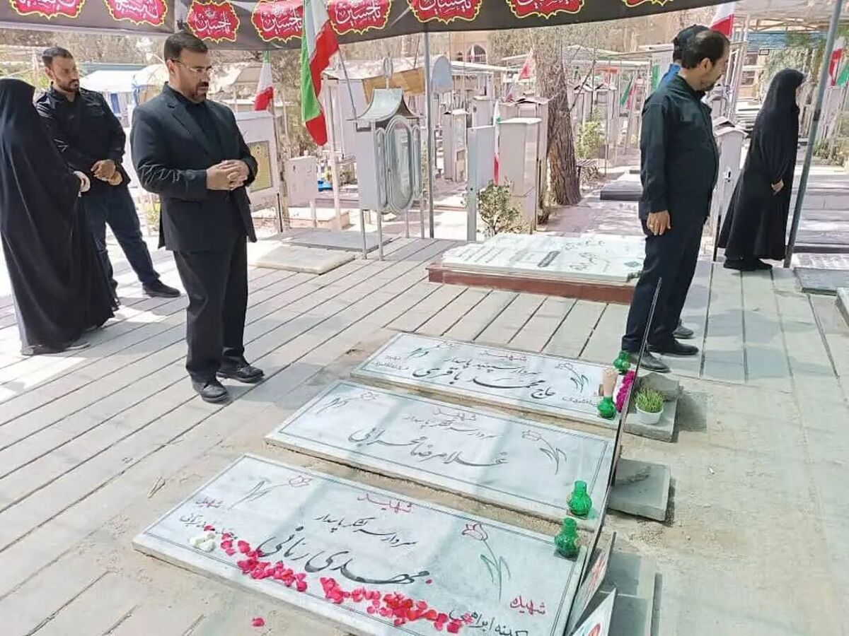 حسینعلی امیری،استاندار فارس ضمن گرامیداشت یاد و خاطره شهدای انقلاب اسلامی به ویژه شهدای جنگ ۱۲ روزه با رژیم صهیونیستی گفت: شهدا، با ایثار خود، راه آزادگی، عزت و ایستادگی در برابر ظلم را به ملت‌ها آموختند و در حقیقت آن‌ها را می‌توان سند افتخار و پرچمداران عزت ملت‌های آزاده و مقاوم دانست.