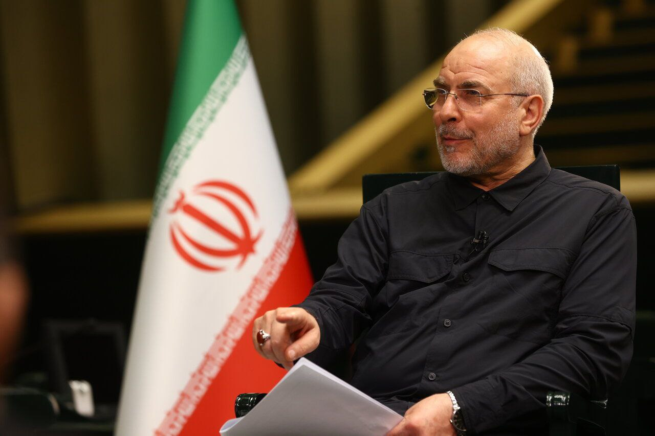 قالیباف: رهبر معظم انقلاب سبب شکل‌گیری دفاع ۹۰ میلیونی شدند