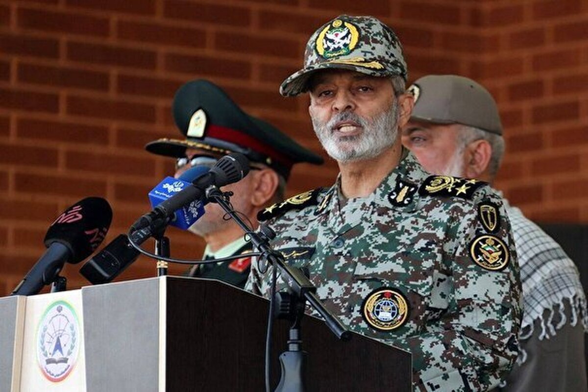 رئیس ستادکل نیرو‌های مسلح در پیامی خطاب به ملت ایران تاکید کرد: آمریکا با حمله به ایران دست نیرو‌های مسلح را برای هر اقدامی باز نمود و در این خصوص هرگز کوتاه نخواهیم آمد.