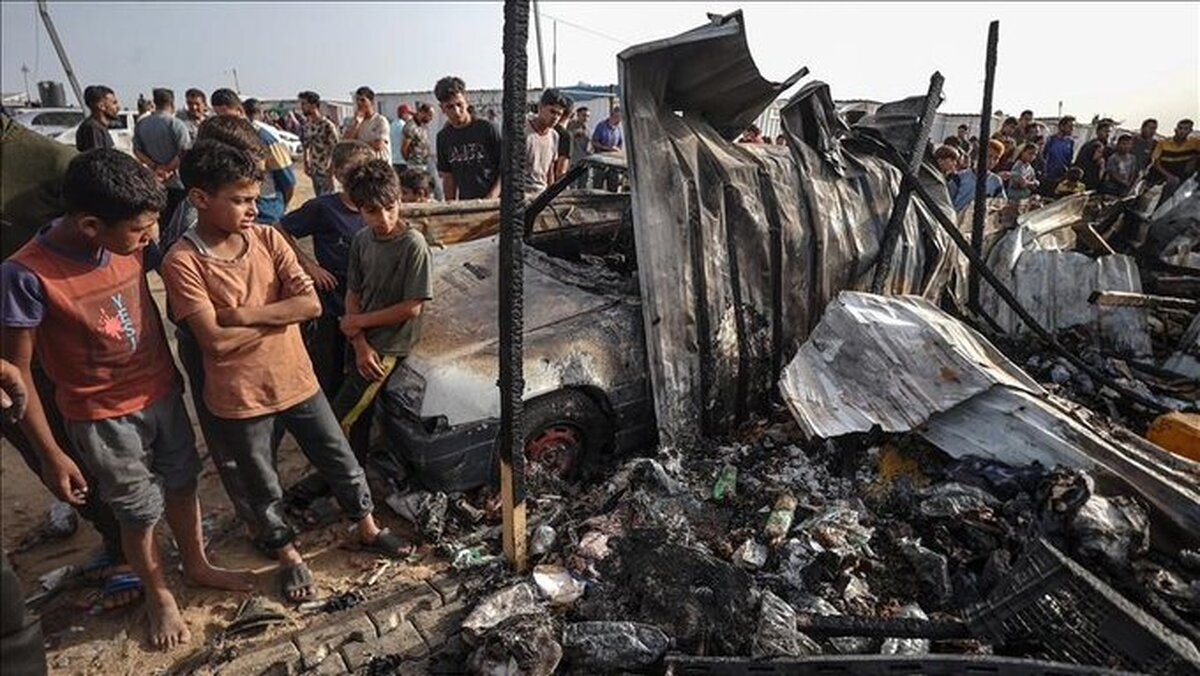 همزمان با شکست جدیدترین دور مذاکرات آتش‎ بس در دوحه مابین نمایندگان رژیم‌صهیونیستی و جنبش حماس، جدیدترین تصاویر ماهواره‎ای از جنوب نوارغزه حاکی از تخلیه وسیع این منطقه برای کوچ اجباری بخش قابل‌توجه مردم به اردوگاه یا اردوگاه‌های اسرائیلی است.