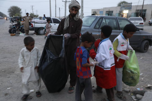 عکس |  حرکت سبز اهالی عورکی برای پاکسازی محیط عکس |  حرکت سبز اهالی عورکی برای پاکسازی محیط