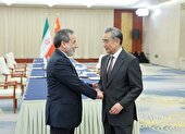 وانگ‌یی: چین به حمایت از ایران در مقاومت در برابر زورگویی ادامه می‌دهد