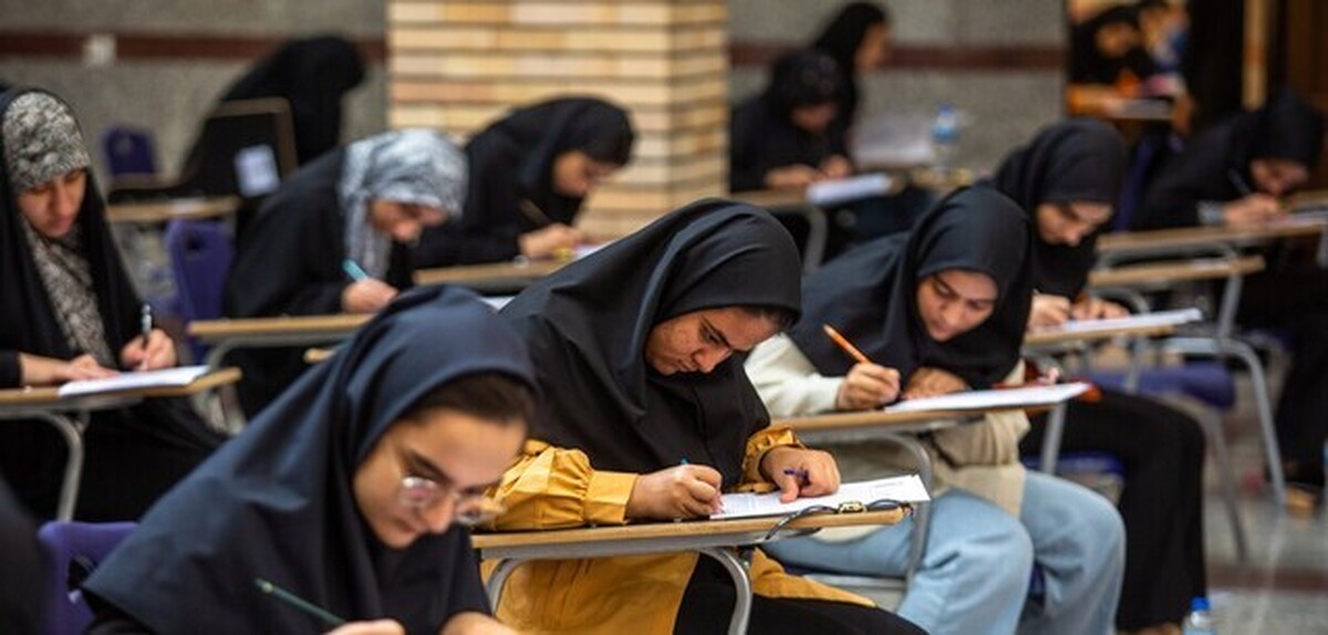 عباس حبیب زاده ،نماینده تام الاختیار سازمان سنجش در استان قم گفت در استان قم ۱۳ هزار و ۱۵۱ نفر در نوبت دوم آزمون سراسری ۱۴۰۴ شرکت کرده‌اند که از این میان ۵ هزار و ۴۱ نفر آقا و ۸ هزار و ۱۱۰ نفر نیز خانم هستند، به طورکلی ۶۲ درصد شرکت‌کنندگان این آزمون در استان قم، خانم و ۳۸ درصد آقا هستند.
