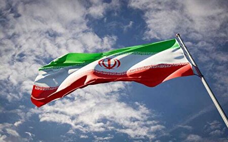 ببینید | ادای احترام مجریان و گویندگان رادیو به پرچم مقدس جمهوری اسلامی ایران