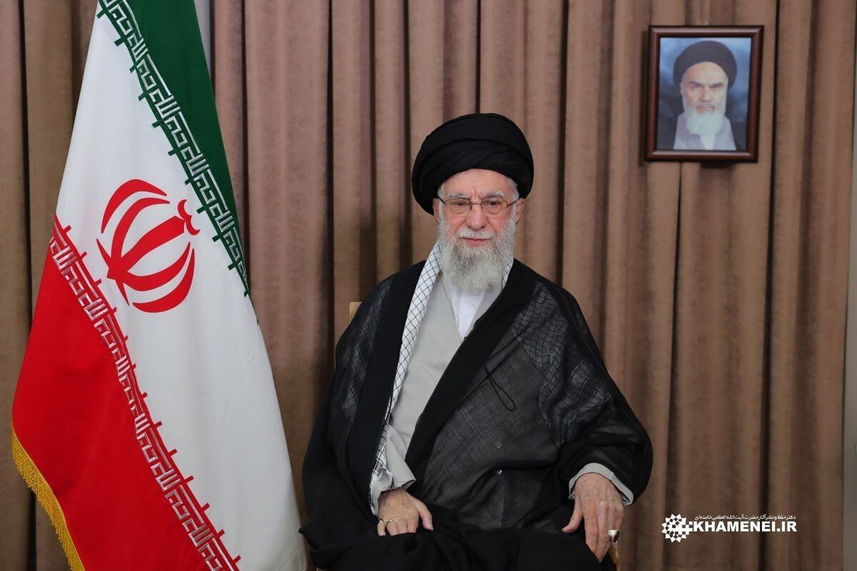 حضرت آیت‌الله خامنه‌ای در سومین پیام تصویری پس از تهاجم رژیم صهیونی به کشور با تاکید بر تسلیم‌ناپذیری ایران، از اتحاد و اتفاق فوق العاده ملت ایران قدردانی کردند.