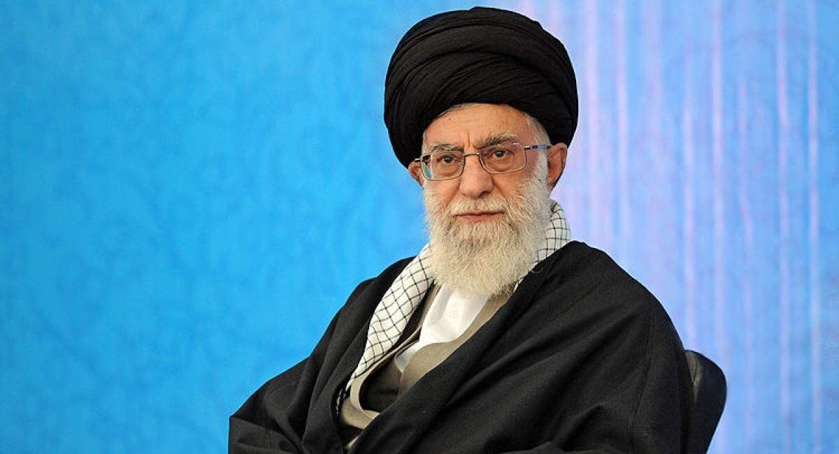 خبرگزاری آمریکایی آسوشیتدپرس در پی سومین پیام تصویری حضرت آیت الله خامنه ای رهبر معظم انقلاب ایران پس از تهاجم رژیم صهیونی به ایران اعلام کرد که رهبر عالی ایران گفت که ایران «سیلی محکمی» به صورت آمریکا زده و نسبت به هرگونه حمله بیشتر هشدار داد.