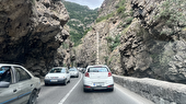 جاده کندوان دو طرفه و دارای ترافیک پرحجم است
