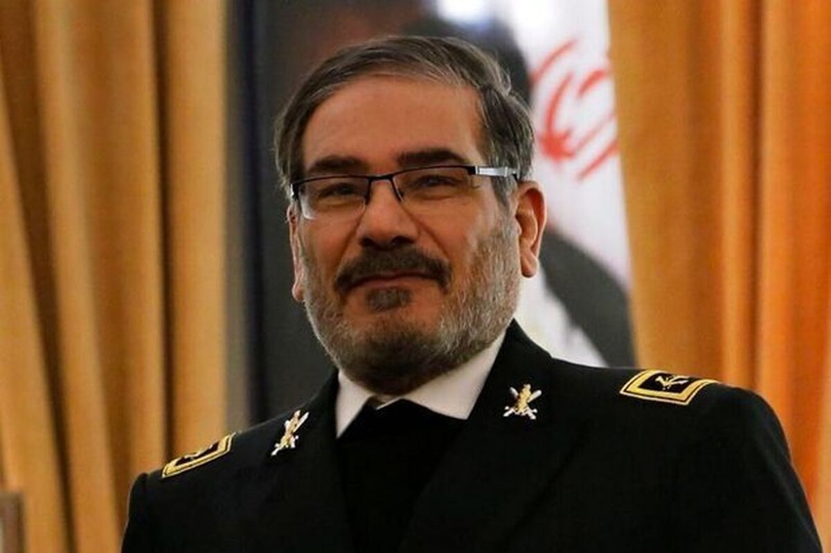 امیر دریادار شمخانی با حضور در برنامه بدون تعارف، به روایت آنچه در عملیات ترور ناموفق وی توسط رژیم صهیونیستی گذشت، پرداخت.