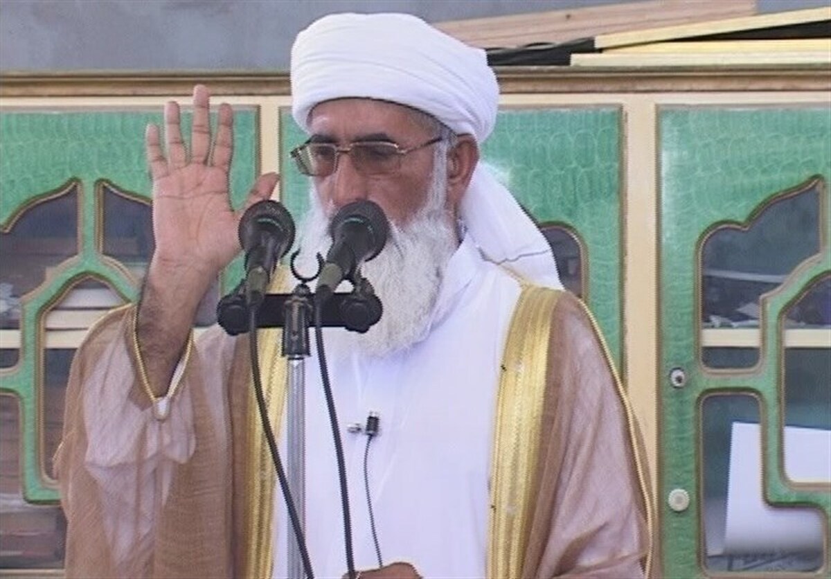 امام‌جمعه اهل‌سنت کنارک گفت، مردم غیور استان سیستان و بلوچستان همچون همیشه در کنار ملت ایران ایستاده‌اند و با یکپارچگی در دفاع از ایران اسلامی، اجازه نخواهند داد دشمن به اهداف پلید خود برسد.