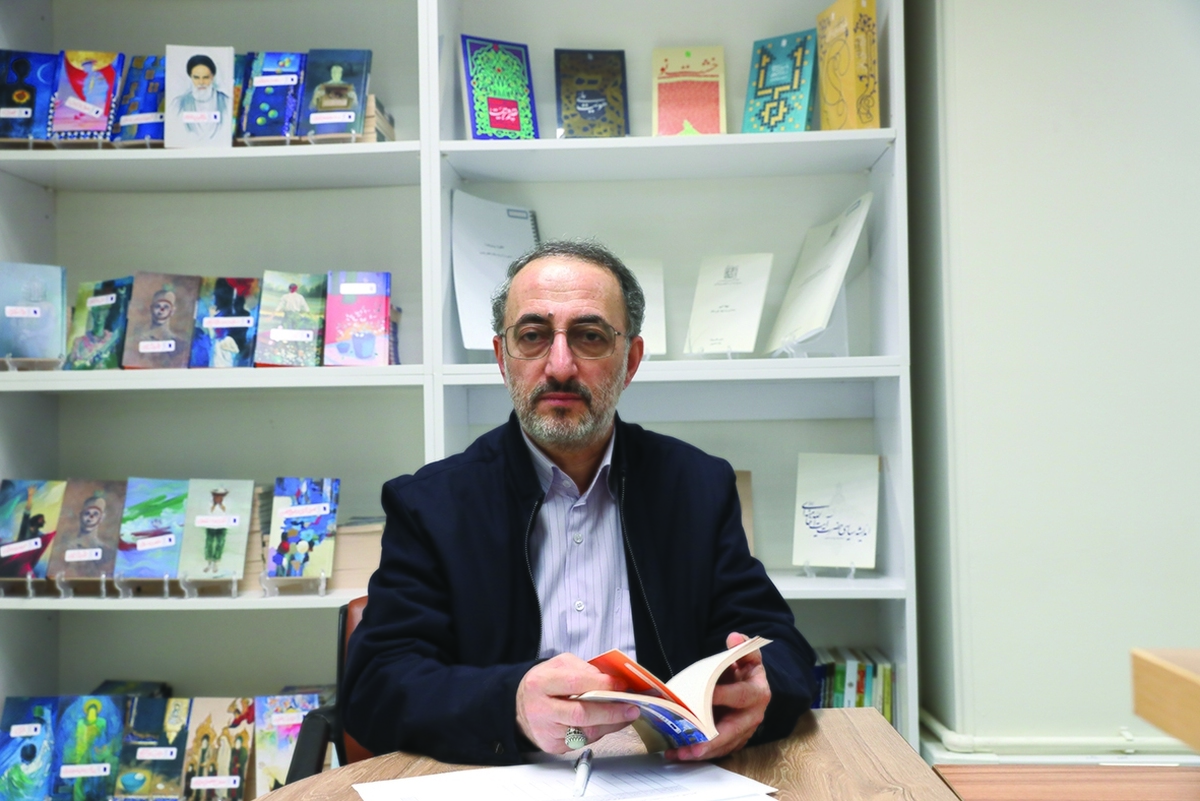با دکتر محمد اسحاقی به بررسی شرایط رویارویی تمدنی غرب با شرق پرداختیم و این استاد برجسته دانشگاه تهران با رسایی و روشنی به روشنگری دراین‌باره پرداخت؛ با ما باشید.
