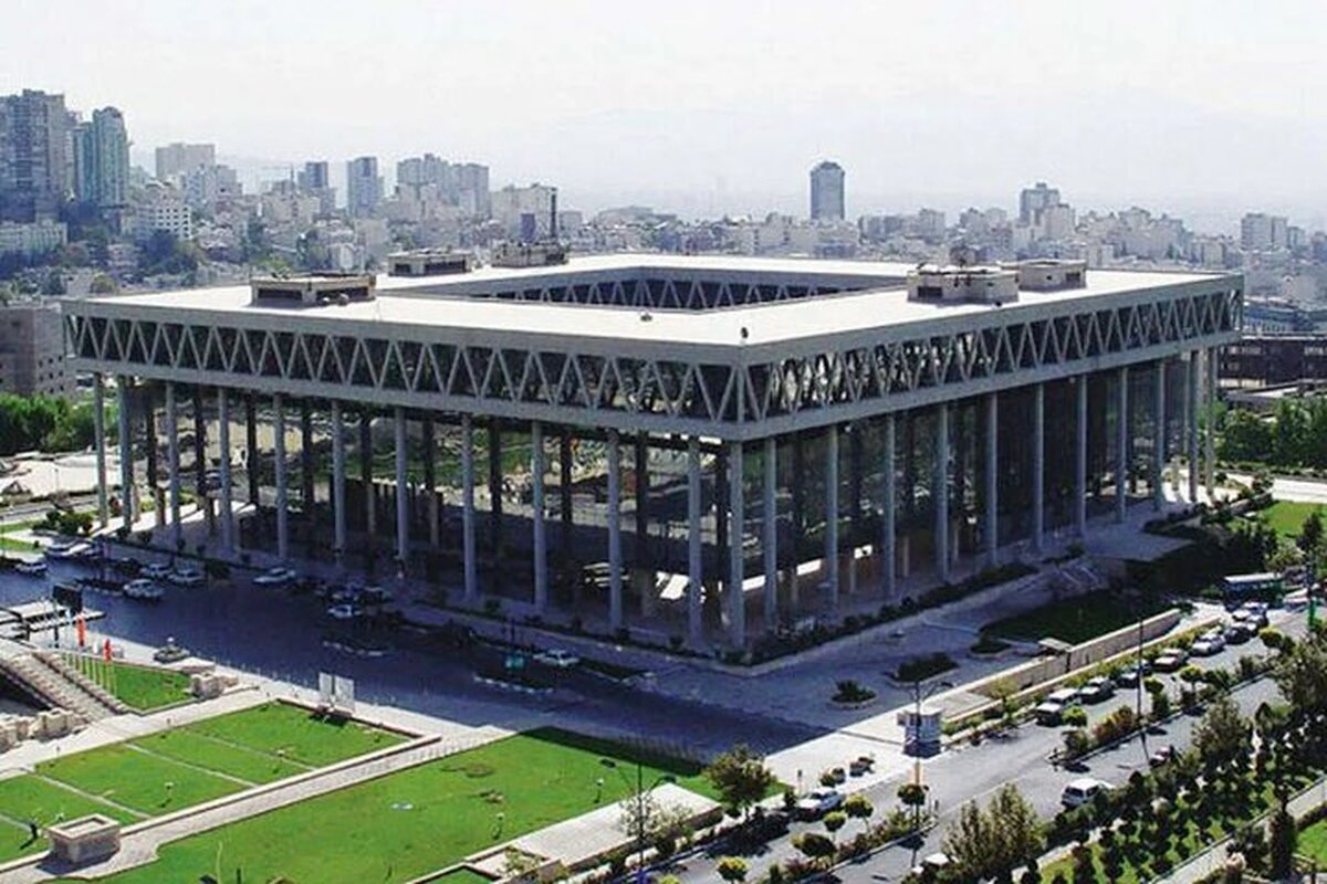 سرود ای ایران از ساختمان شیشه‌ ای صدا و سیما: صدایی که خاموش شدنی نیست و نخواهد شد.