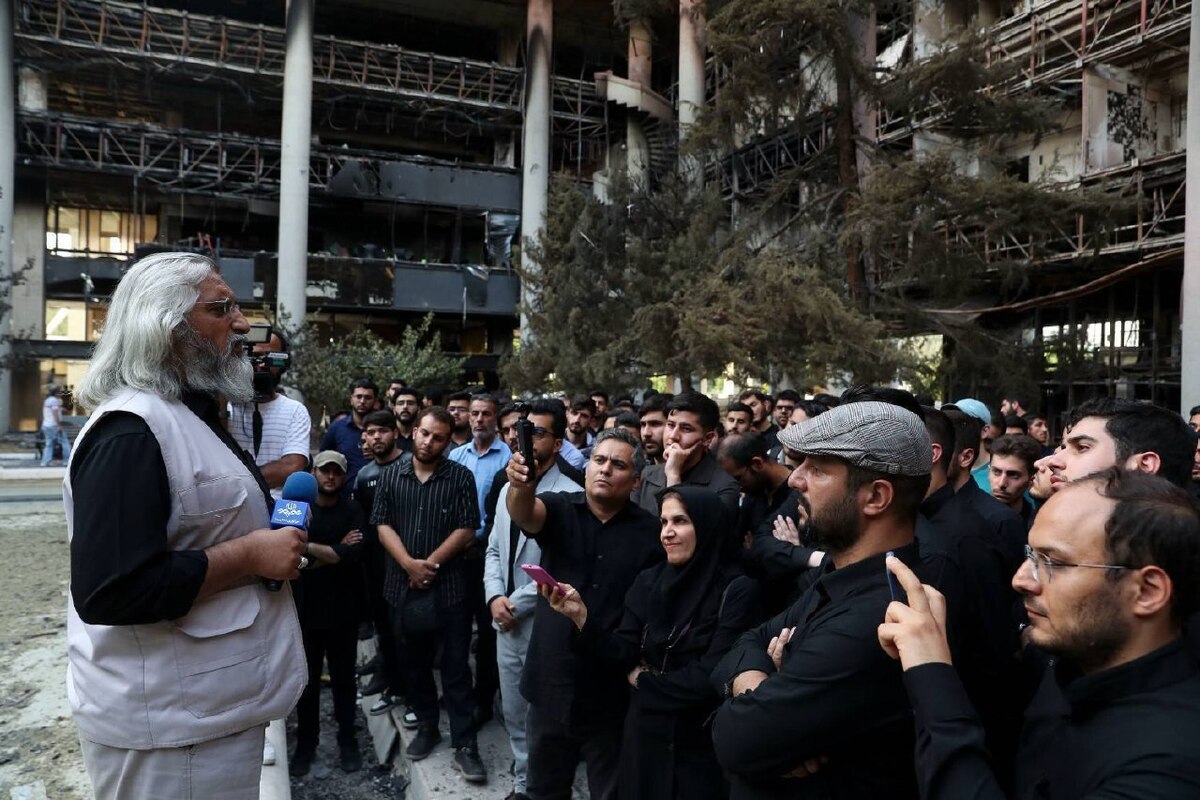 قائم مقام فرهنگی سازمان صداوسیما در بازدید فرماندهان بسیج دانشجویی از ساختمان شیشه‌ای صداوسیما که مورد تهاجم رژیم صهیونیستی قرار گرفت، بر ضرورت بازخوانی مبانی معرفتی انقلاب اسلامی و مراقبت از نفوذ نرم افزاری تاکید کرد.