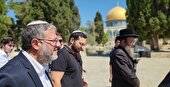 ببینید | یورش وزیر صهیونیست و شهرک‌نشین‌ها به مسجد الاقصی