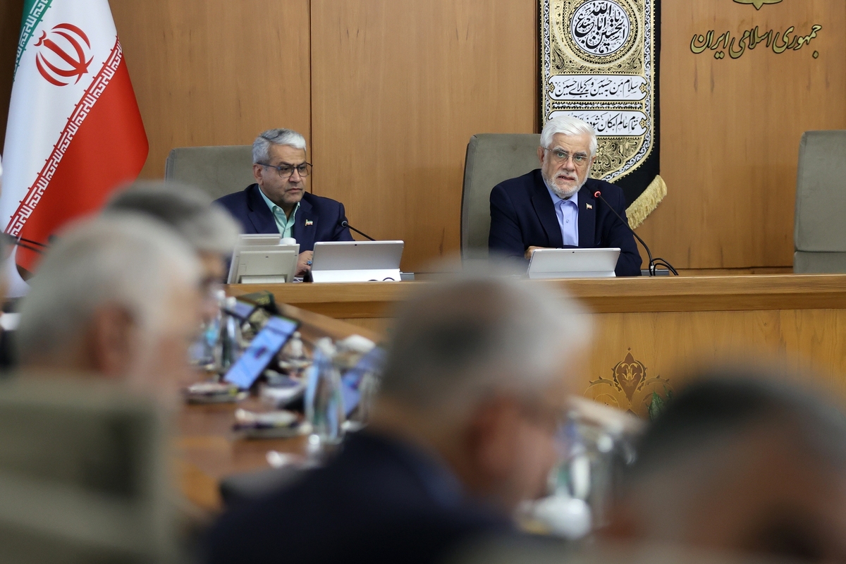 عارف: با گرانفروشی برخورد جدی و قانونی خواهیم داشت