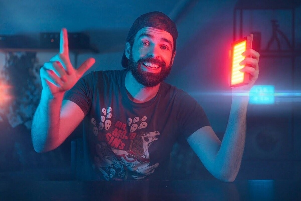 چگونه نور RGB کیفیت ویدیوهای یوتیوب را افزایش می‌دهد؟