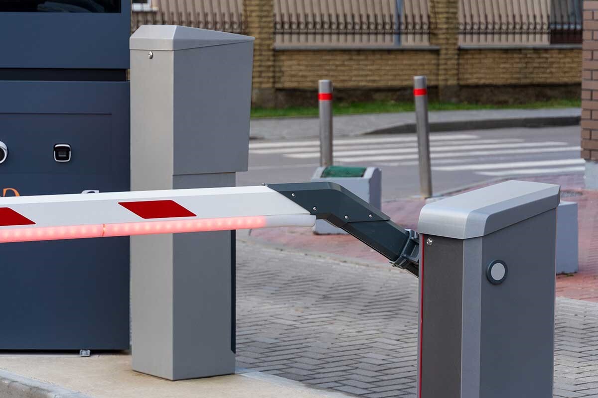 ویژگی های گیت کنترل تردد تمام قد