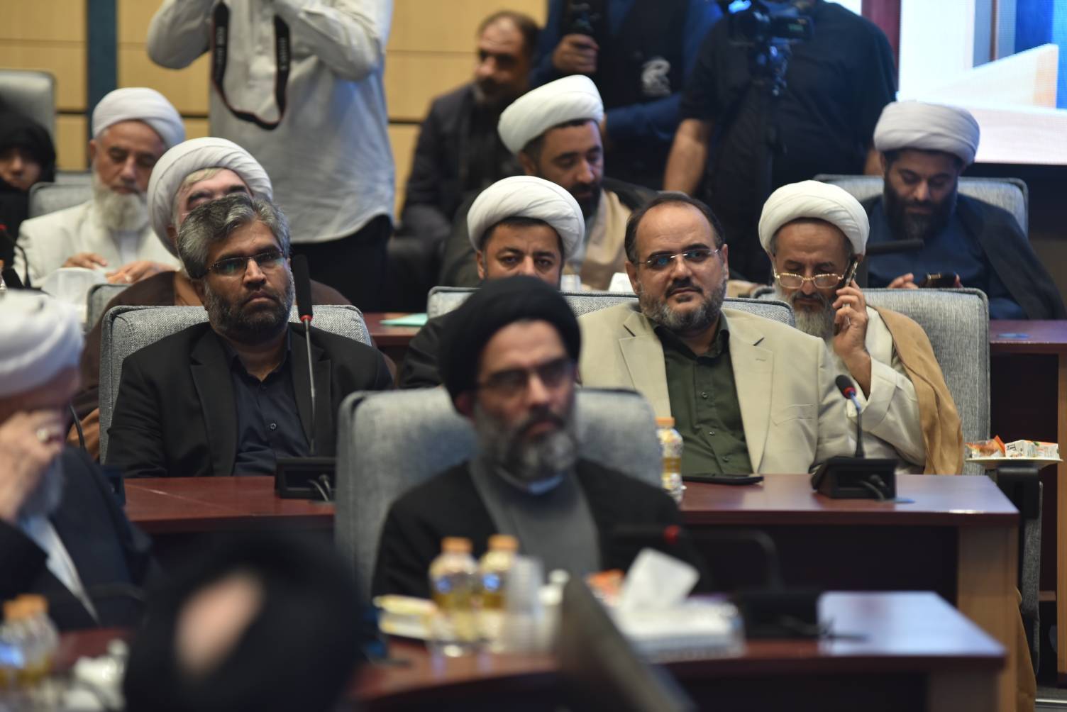 وحدت اقوام و مذاهب سپر استوار ملت ایران است