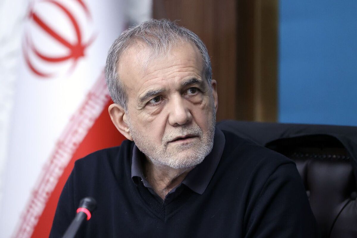 پزشکیان: اگر با برنامه و در چارچوب سیاست های نظام عمل کنیم، مشکلات حل شدنی است