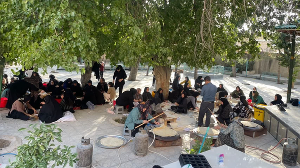 آماده‌سازی پخت ۱۰ هزار قرص نان برای زوار اربعین