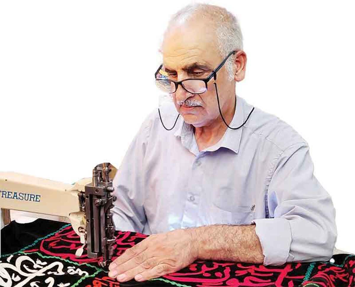 پرچم‌‌آرایی به ذکر حسین(ع)