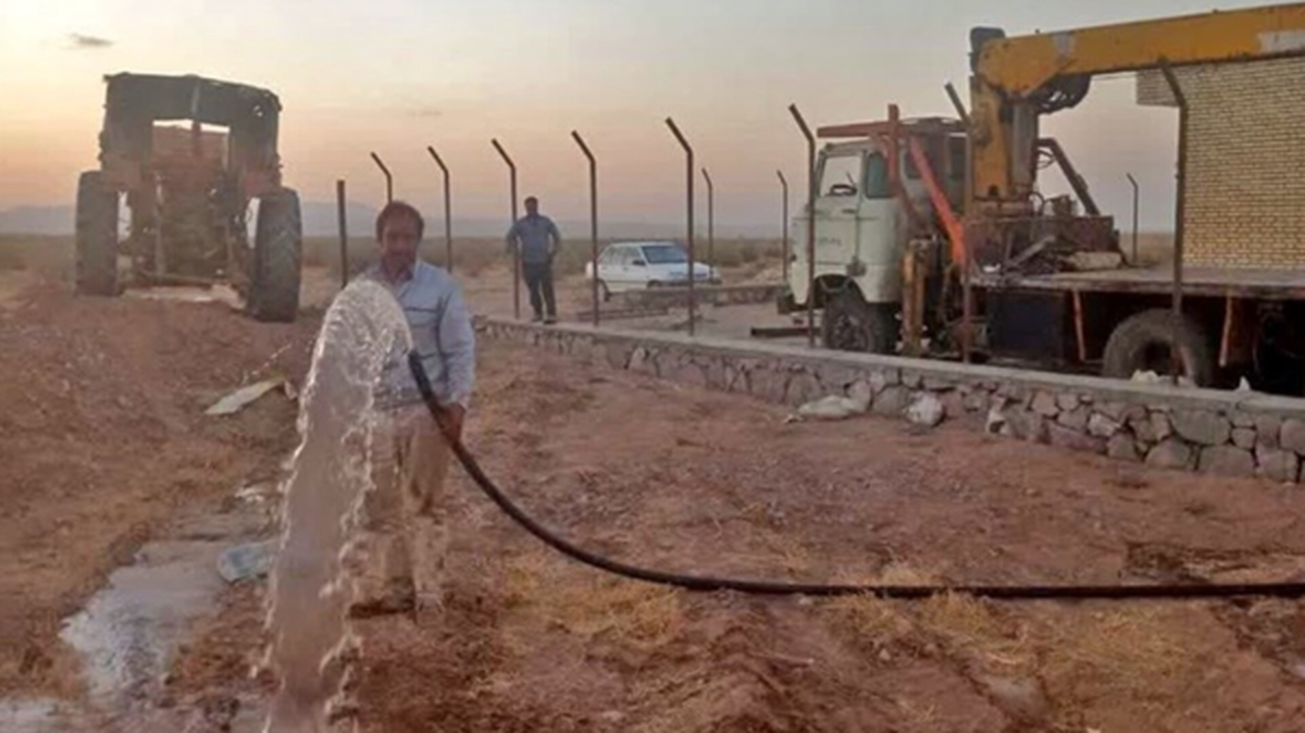 رفع مشکل آب شرب ۵ روستای سرفاریاب با نصب پمپ جدید