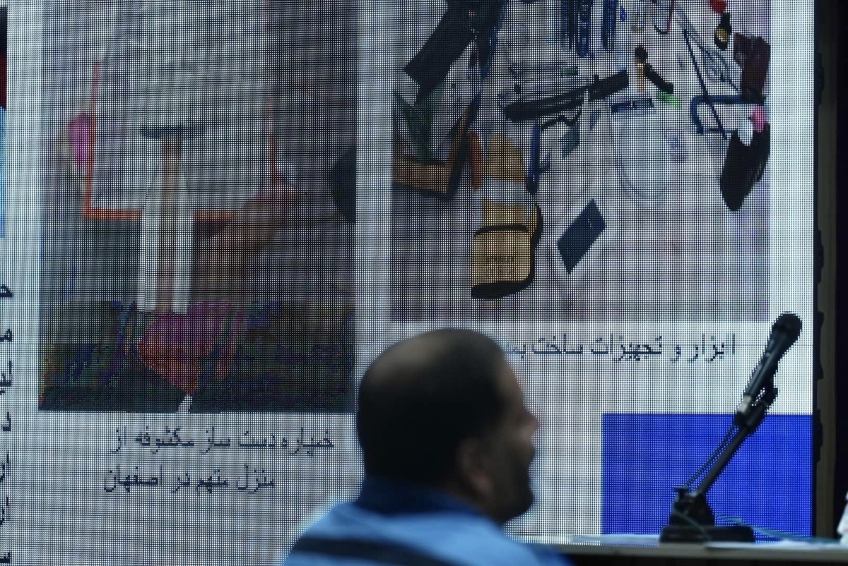 رئیس کل دادگستری استان البرز گفت: رسیدگی به پرونده شبکه جاسوسی گروهک تروریستی منافقین و رژیم صهیونی در دادگاه انقلاب استان البرز با حضور متهم و وکلای وی برگزار شد. متهمان قبل از حمله رژیم صهیونیستی، قصد اجرای عملیات تروریستی با پرتابه‌های انفجاری داشتند که با اشراف اطلاعاتی و دستگیری زودهنگام، این عملیات خنثی شد و برخی متهمان بازداشت شدند.