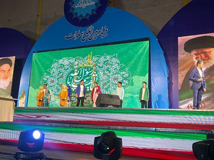 طنین صلوات در شامگاه کوهک