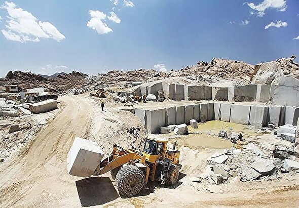 الماس معدنی ایران، تنهاست