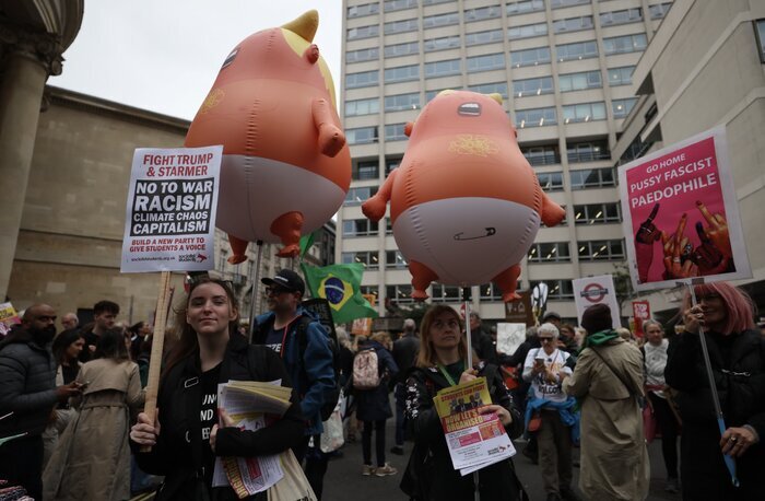 عکس | خروش انگلیسیهای معترض به سفر ترامپ عکس | خروش انگلیسیهای معترض به سفر ترامپ