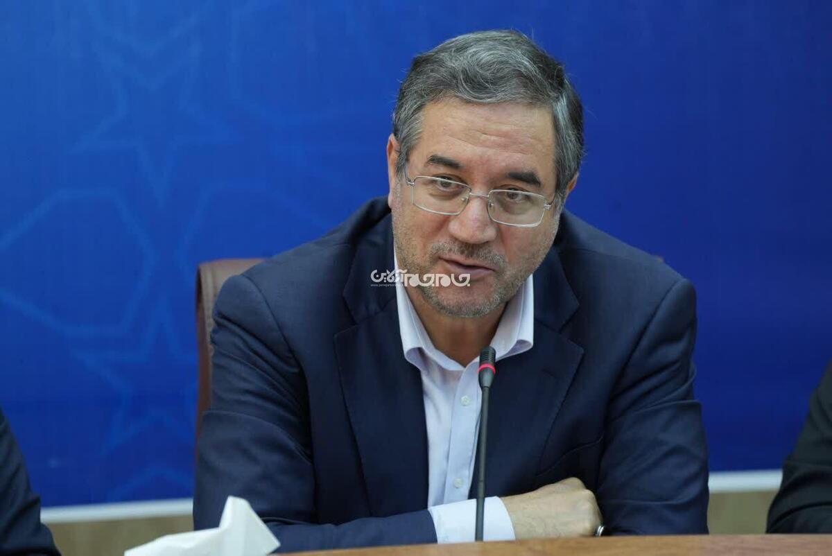 استاندار آذربایجان‌غربی با انتقاد از سهم اندک استان از درآمدهای مرزی و تأخیر در ترخیص کالاها از گمرکات، بر تقویت زیرساخت‌های مرزی، جذب سرمایه‌گذاری و بهبود معیشت مرزنشینان تأکید کرد. وی همچنین اتحاد و انسجام اقوام و ادیان مختلف استان را سرمایه‌ای اجتماعی ارزشمند دانست که می‌تواند پشتوانه توسعه اقتصادی و اجتماعی استان باشد.