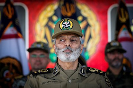 ببینید ا  دیدار رئیس دفتر رهبر انقلاب و رئیس ستادکل نیروهای مسلح با خانواده‌ شهدای اقتدار