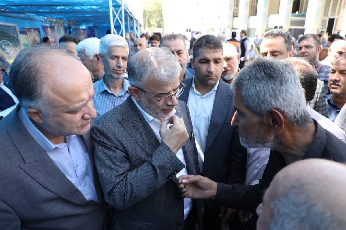 میز خدمت هفته دولت در مصلی کرج با استقبال گسترده مردم برگزار شد