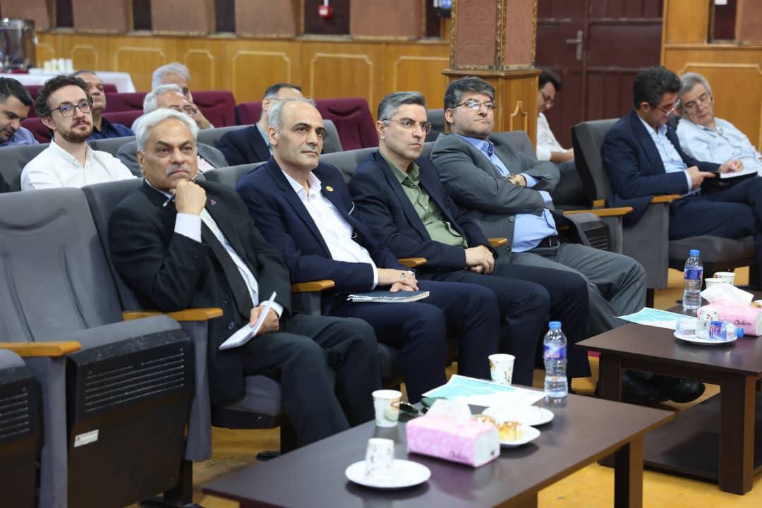 نخستین نشست تخصصی توسعه ساخت داخل در آبادان با هدف حمایت از بومی سازی تجهیزات صنعت نفت برگزار شد نخستین نشست تخصصی توسعه ساخت داخل در آبادان با هدف حمایت از بومی سازی تجهیزات صنعت نفت برگزار شد