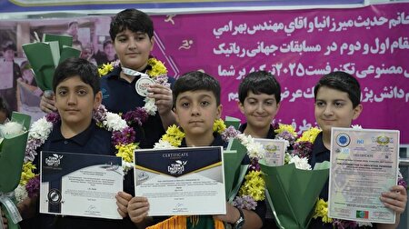 ببینید ا ورود مدال آوران نوجوان فناوری به فرودگاه